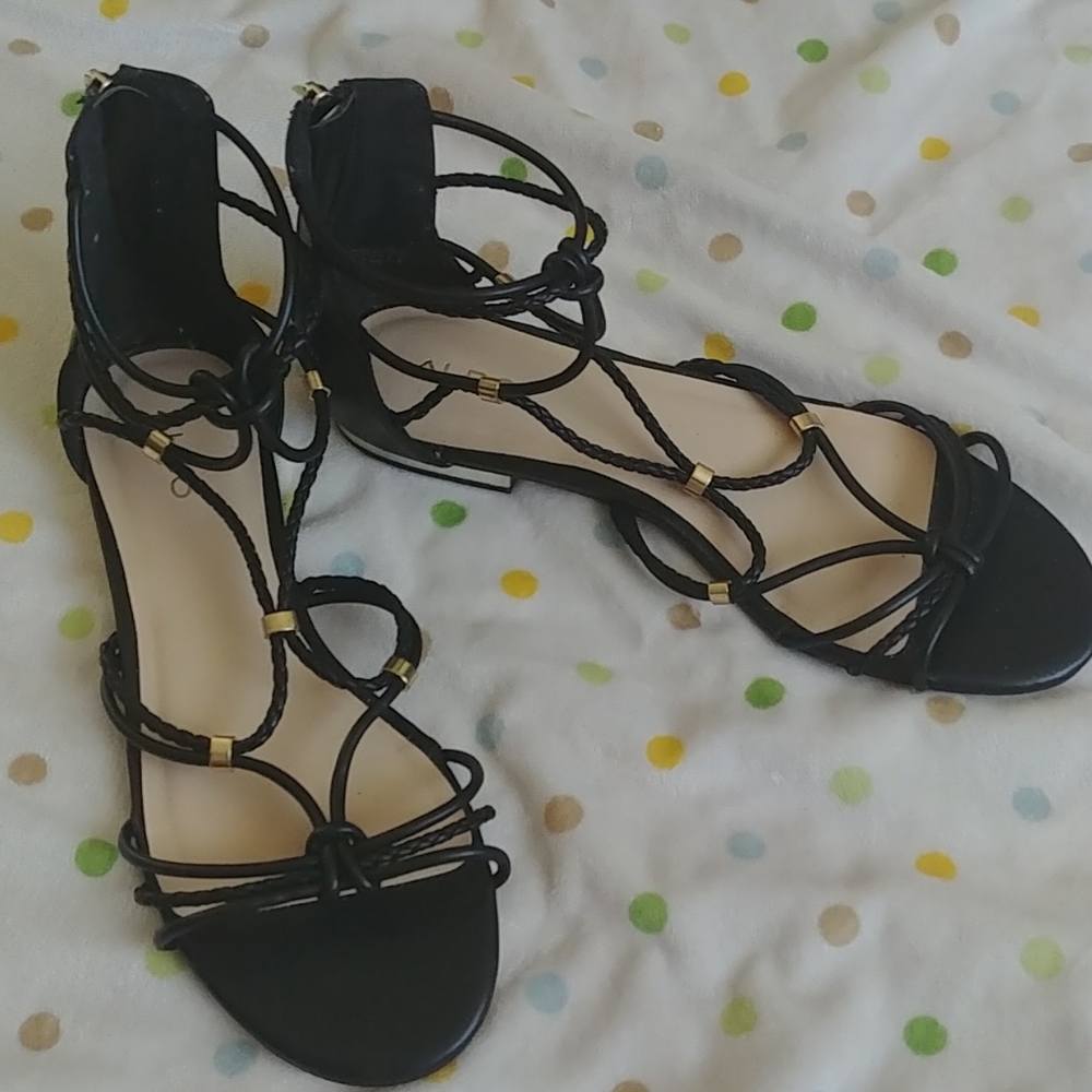 Sandles